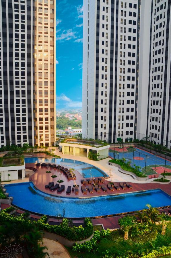 Louis Kienne Cikarang Hotel & Service Apartment Bekasi Exteriör bild