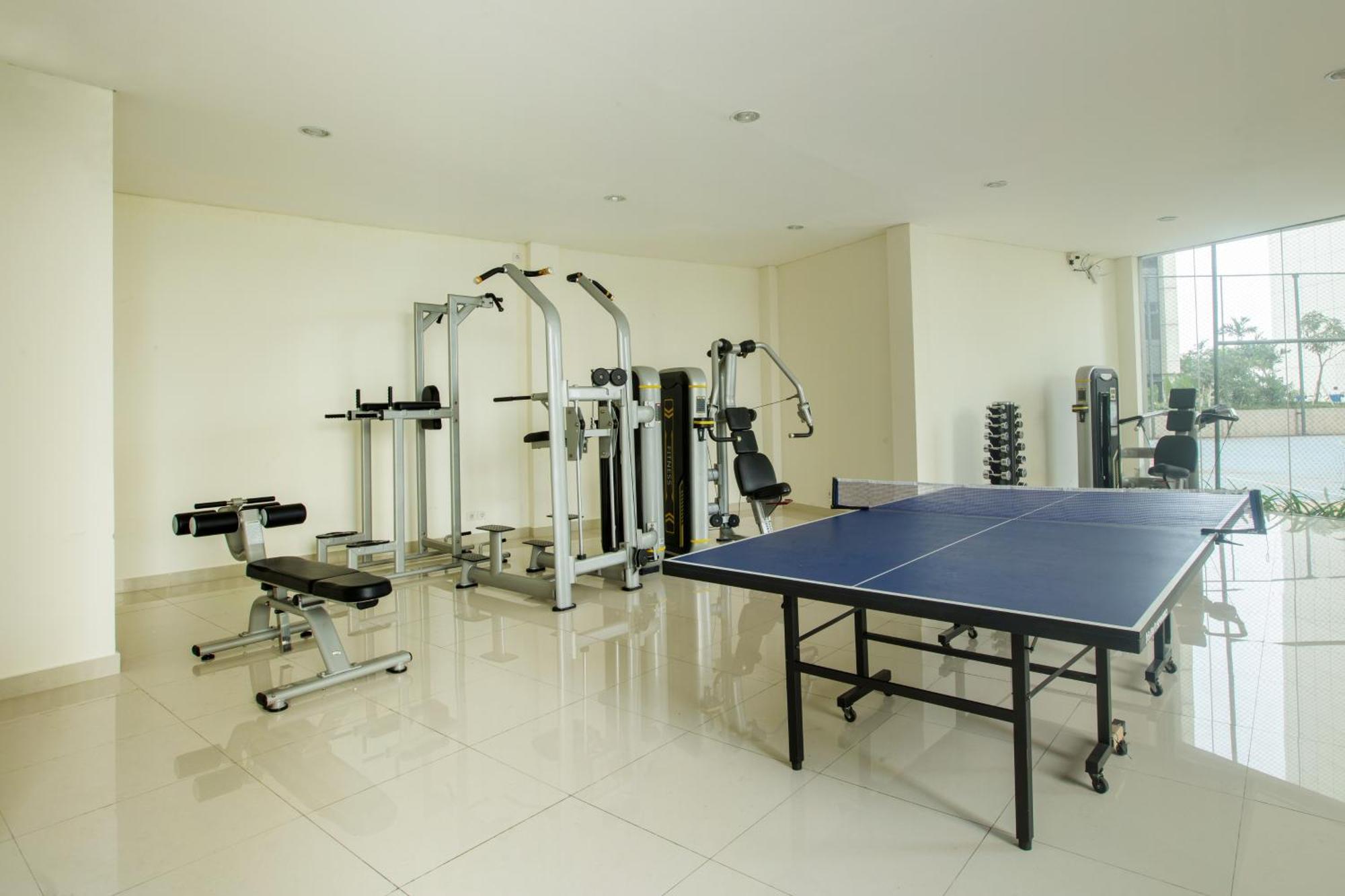 Louis Kienne Cikarang Hotel & Service Apartment Bekasi Exteriör bild
