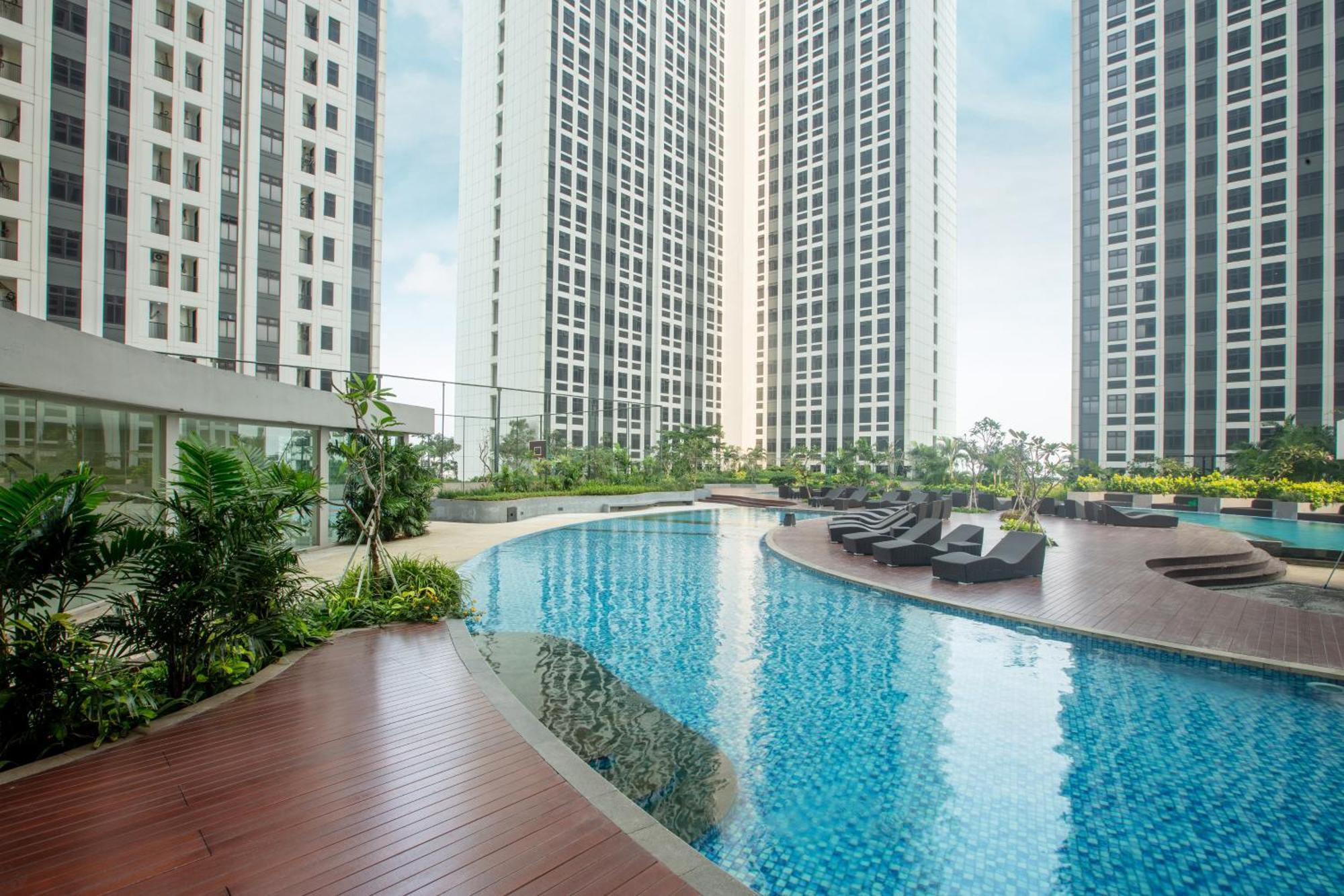 Louis Kienne Cikarang Hotel & Service Apartment Bekasi Exteriör bild